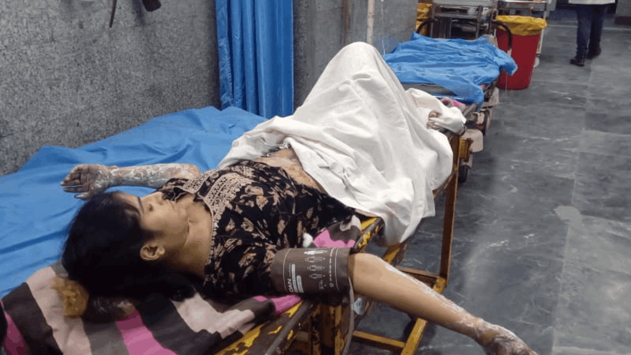 woman Sadiya accused her husband of pouring petrol on her and setting her on fire