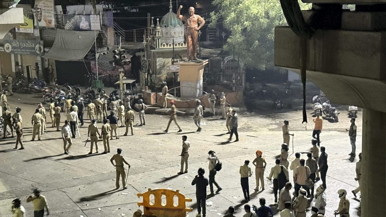 nagpur violence Group of rioters molested woman constable tried to disrobe her hurled petrol bomb