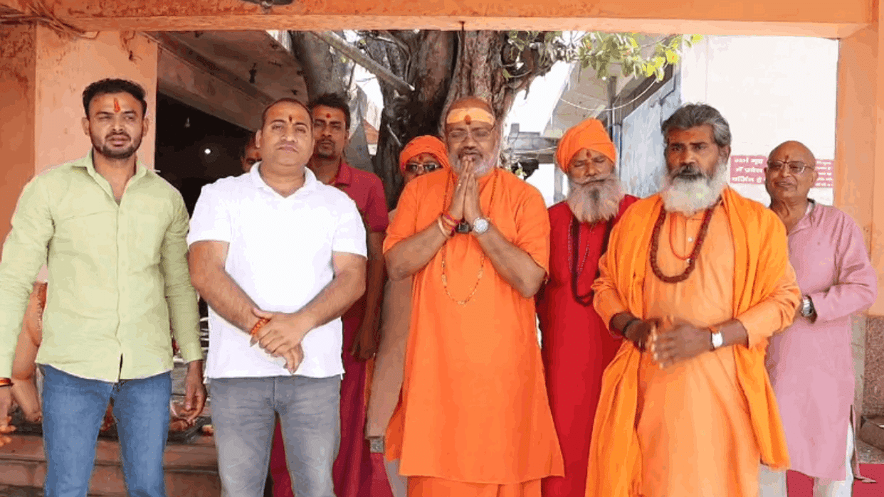 Police stopped Yeti Narsimhanand from going to Delhi