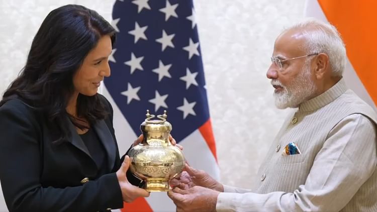 Tulsi Gabbard: तुलसी गबार्ड से मिले पीएम मोदी, महाकुंभ का जल किया भेंट;  इन मुद्दों पर चर्चा