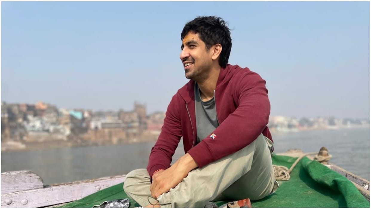 Ayan Mukerji urges to Paps For Privacy At Father Deb Mukherjee Prayer Meet says its personal event