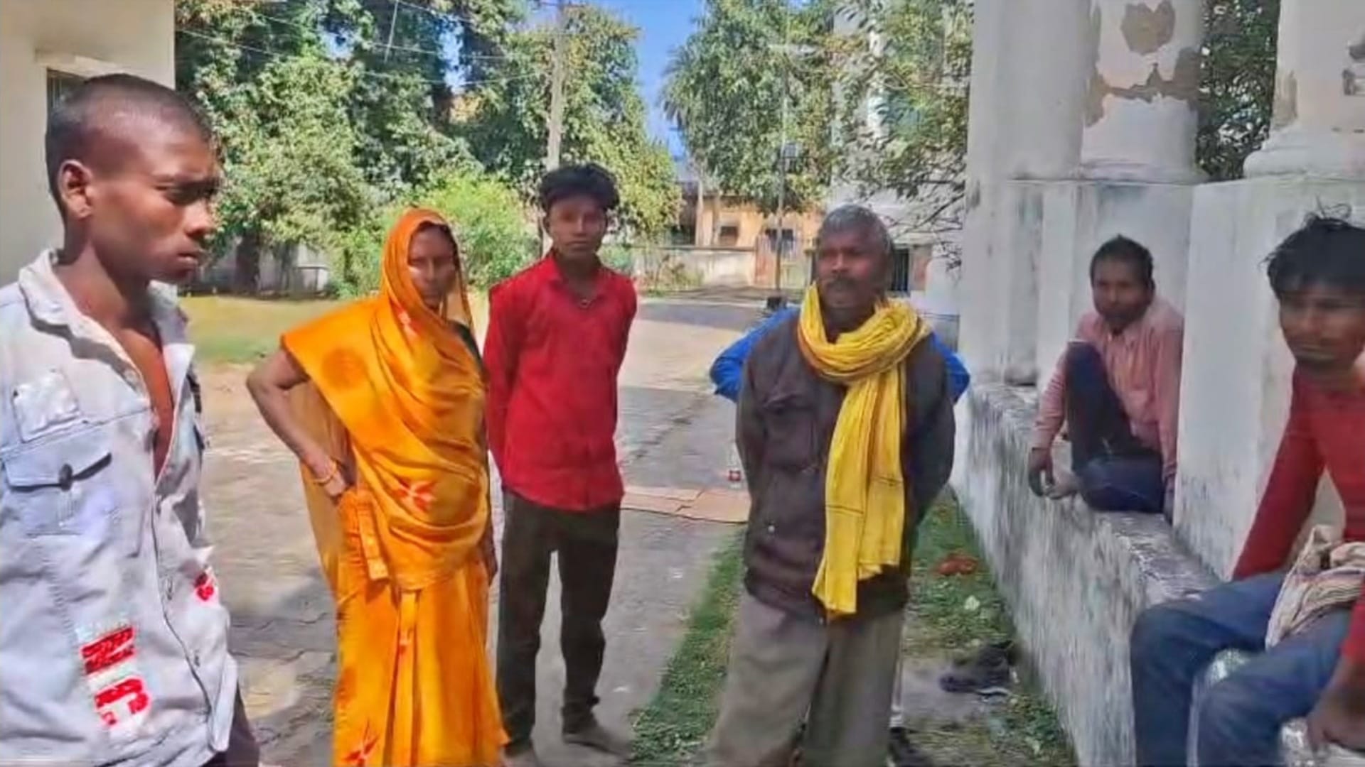 शोक में डूबे मृतका के परिजन