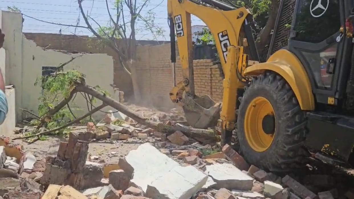 Temporary construction was done in the circulating area railways ran bulldozer
