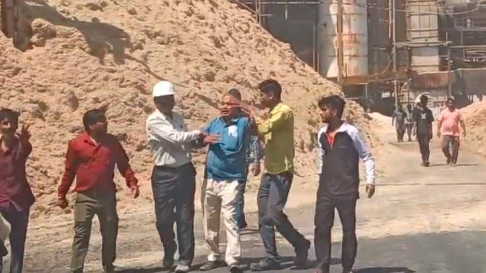 Cooling tower collapsed at KM Sugar Mill in Ayodhya many workers buried rescue operations underway