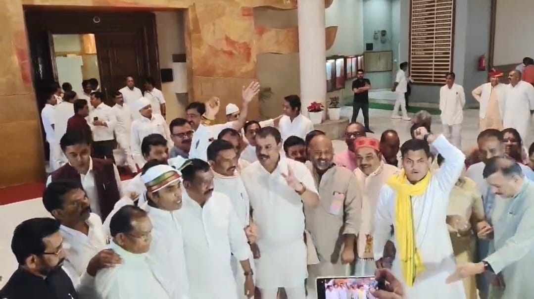 MP News: Congress walkout on the second day in Mandla tribal encounter case, demand for compensation of Rs 1 c