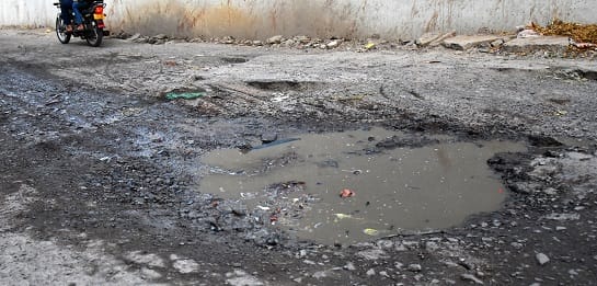 A pothole took the life of the former principal of Kendriya Vidyalaya he had left home to go ashram in Bithoor