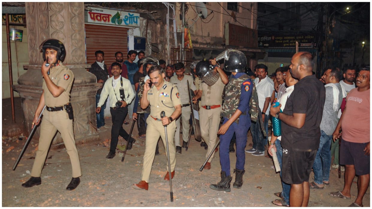Bangladesh connection revealed in Nagpur violence Cyber cell arrested the accused who threatened on FacebooK