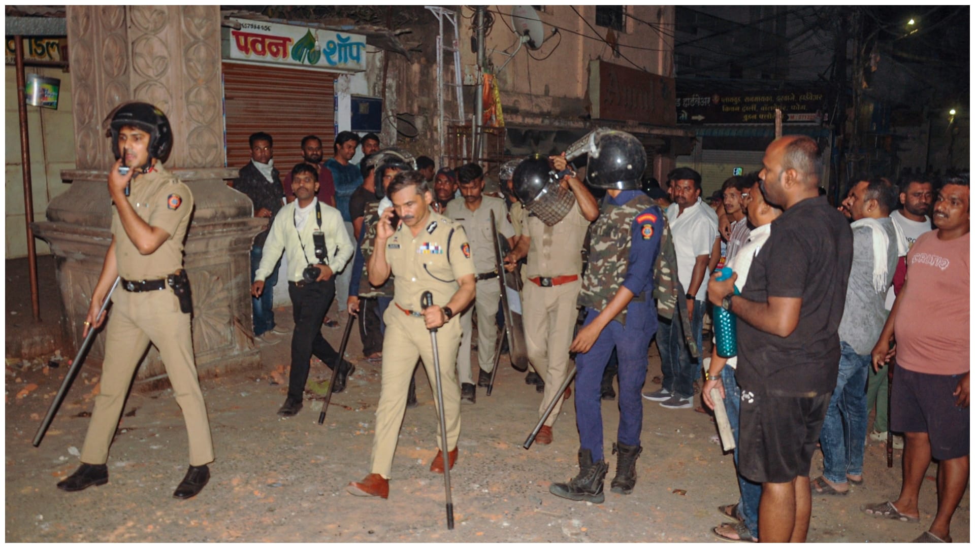 नागपुर में औरंगजेब के विवाद को लेकर भड़की हिंसा।