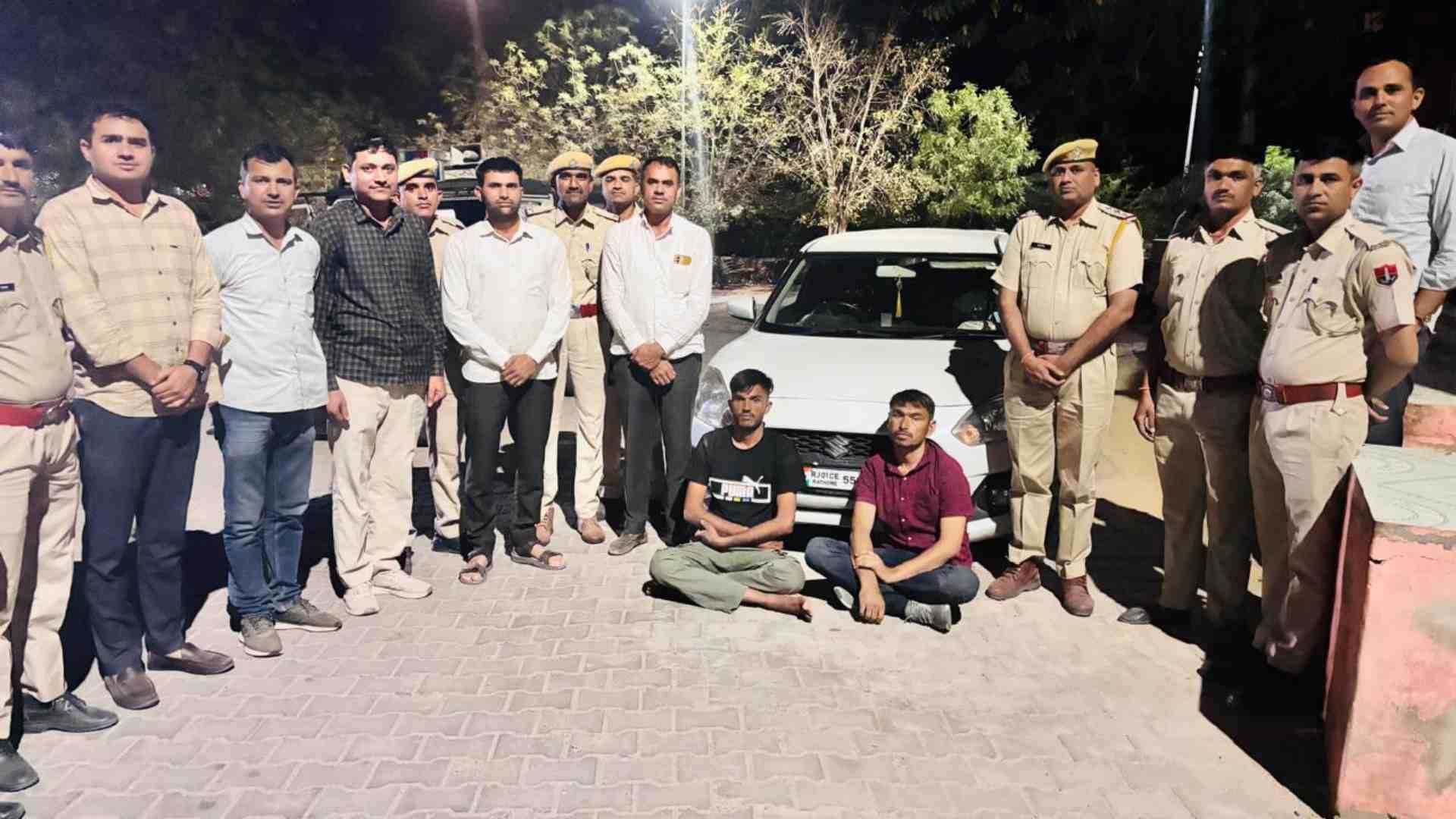 पुलिस की गिरफ्त में आरोपी।