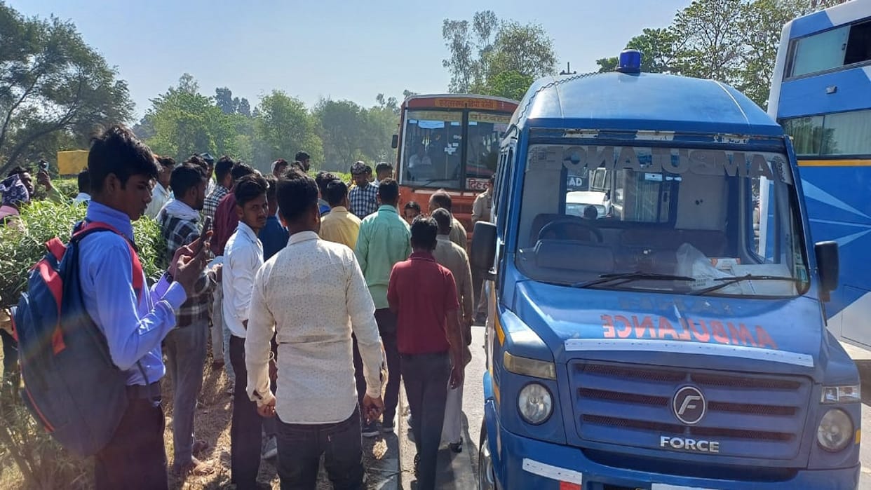 Two brothers died after being hit by bus in Bareilly