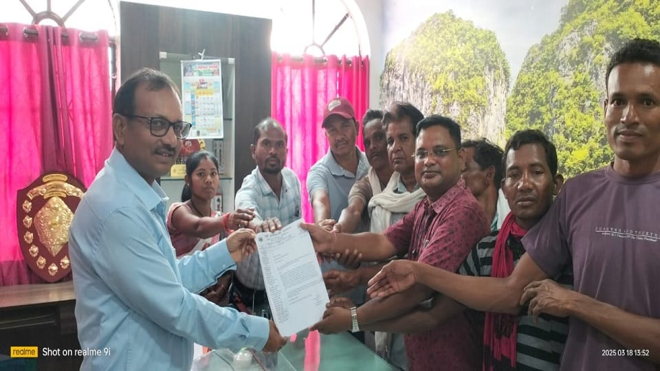 सर्व आदिवासी समाज ने सौंपा ज्ञापन