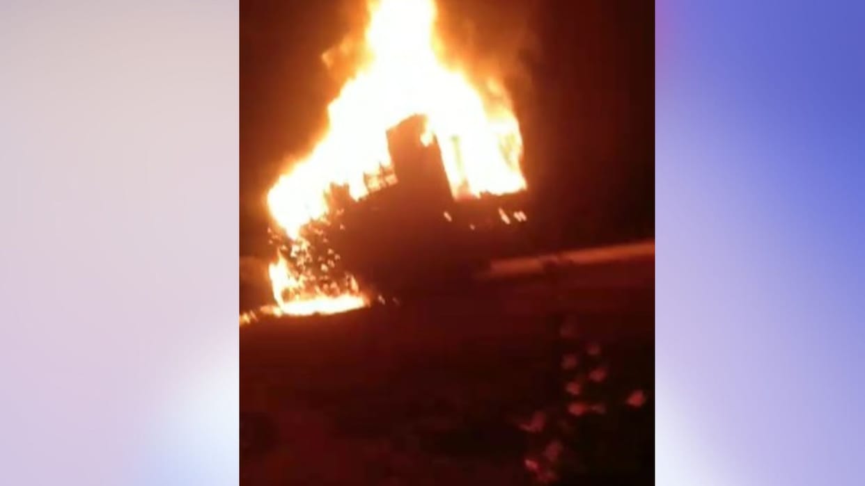 A mini truck caught fire near Osian in Jaisalmer