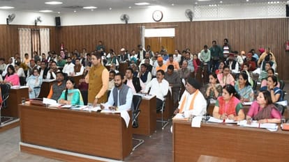 Dehradun Nagar Nigam board First meeting 77 proposal for cleanliness and development in city approved