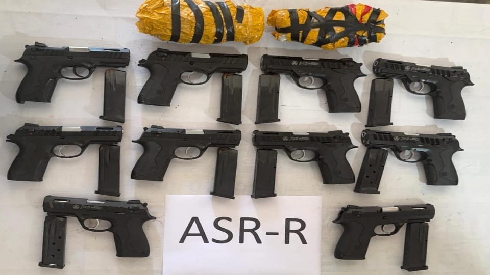Two women smuggling heroin and weapons from Pakistan arrested in Amritsar