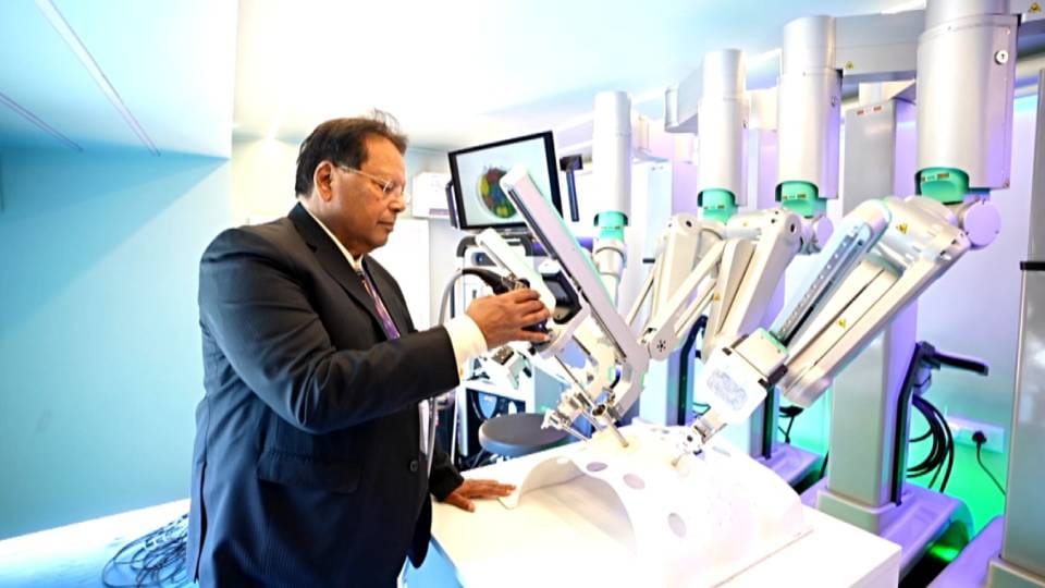 Preparations to start tele robotic surgery in UP operations will be done with help of robots from big cities