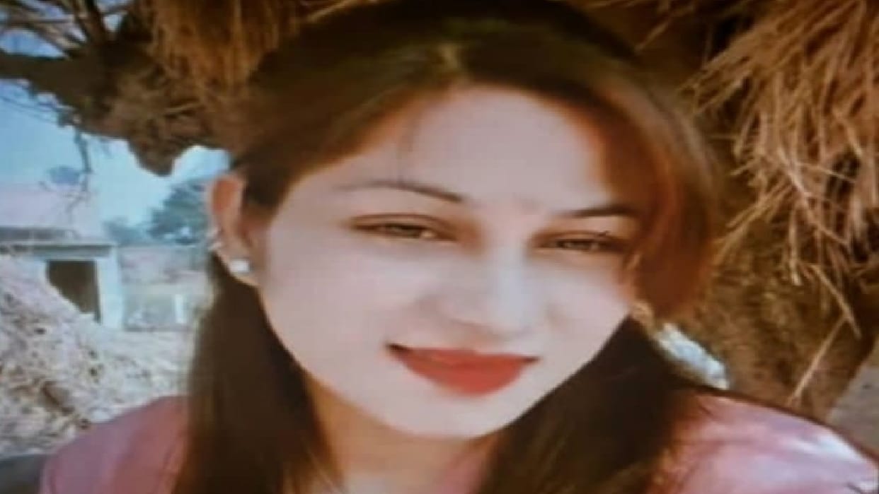 woman commits suicide at her parental home body found hanging from noose in Pilibhit