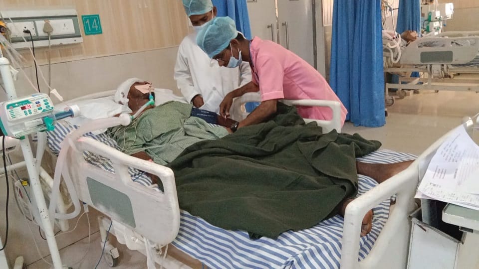Young man dies during treatment six people beat him due to enmity police in search of accused inJanjgir Champa