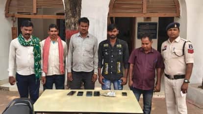 Five accused arrested while gambling under Operation Vishwas in Bhatapara