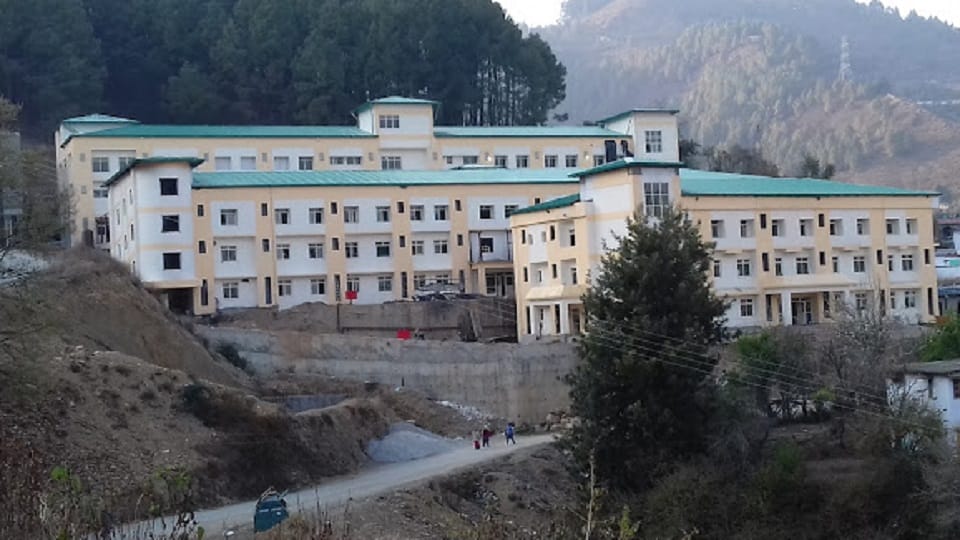 65 crore base hospital in danger due to landslide in pithoragarh