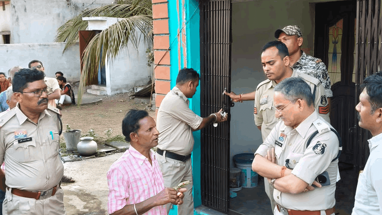 elder brother killed younger brother for 10 decimal land In Balod