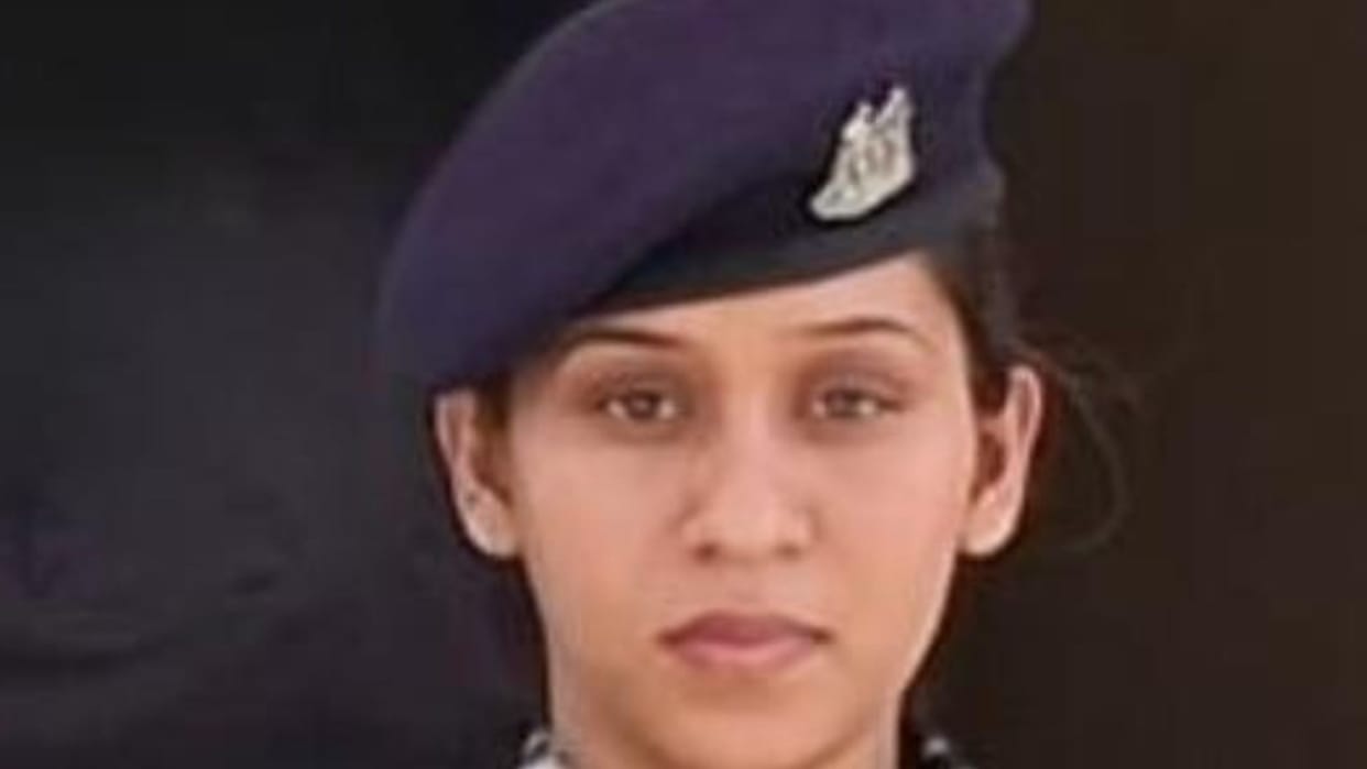 CRPF woman SI Anjali saved life of a person who had cardiac arrest in Delhi Metro