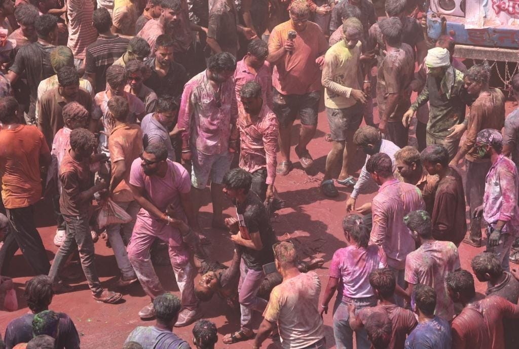 Indore: Why did the stigma of accident appear on the face of Indore in the colors of happiness?