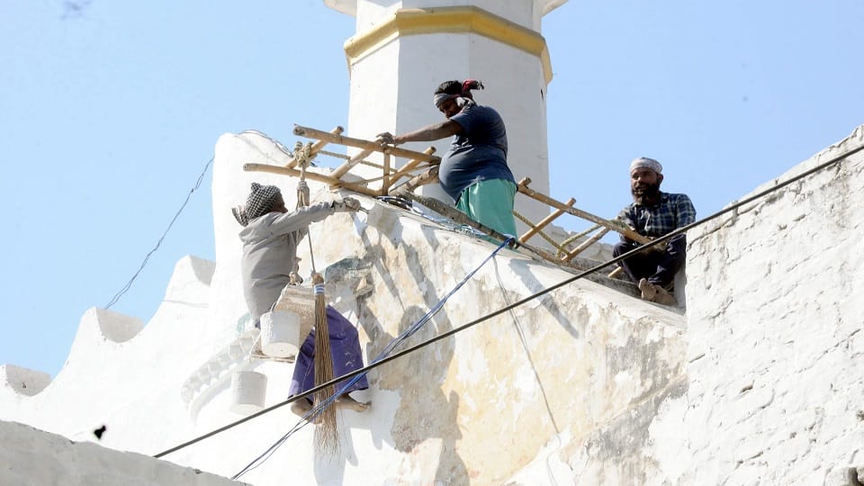 Sambhal Jama Masjid painting of Jama Masjid can be completed today more than 80 percent of work is complete