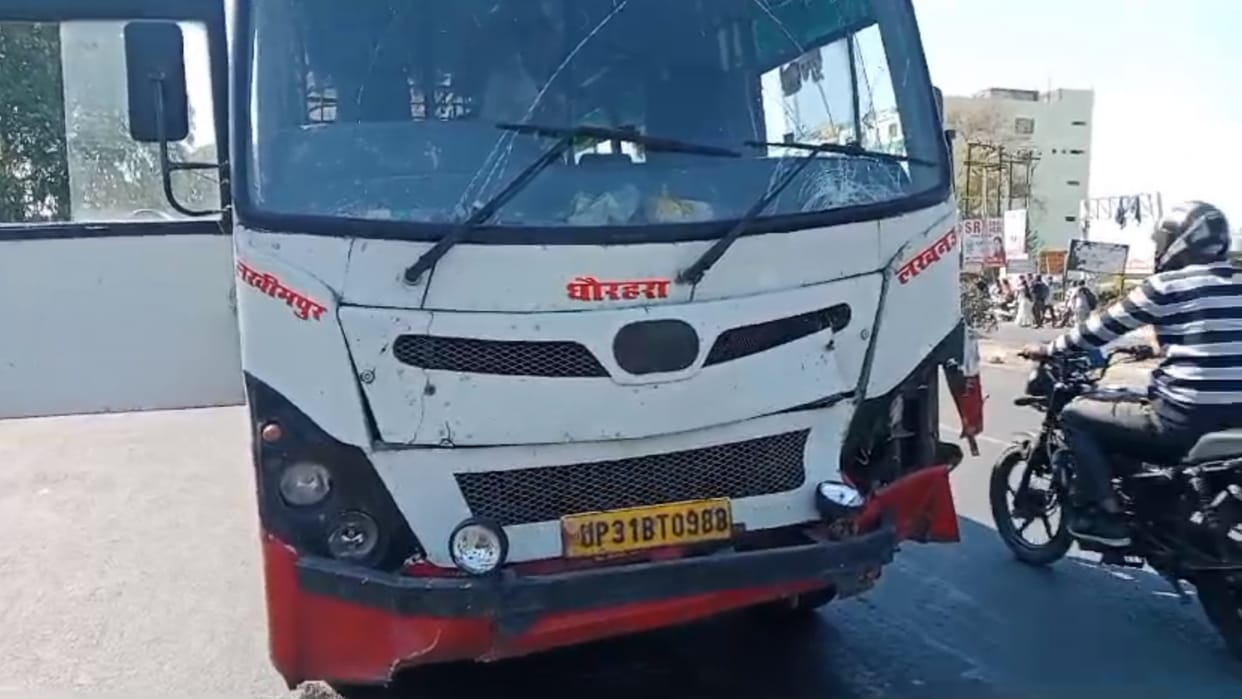 The bus reached the other lane after hitting the bike rider in bakshi ka talab.