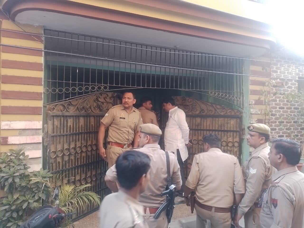 Meerut woman along with her boyfriend murdered his husband, cuts dead body into 15 pieces