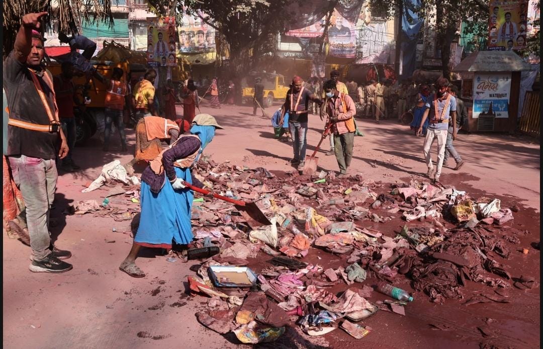 Indore News: Roads became sparkling within one and a half hours of the end of the fair, first the garbage was