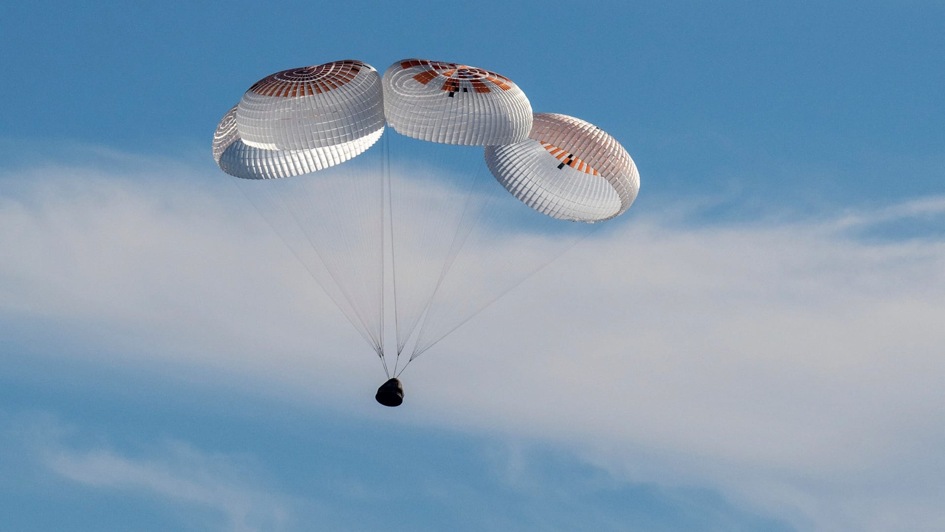 Sunita Williams Splashdown SpaceX Dragon Capsule Carrying NASA Astronauts Returned to Earth
