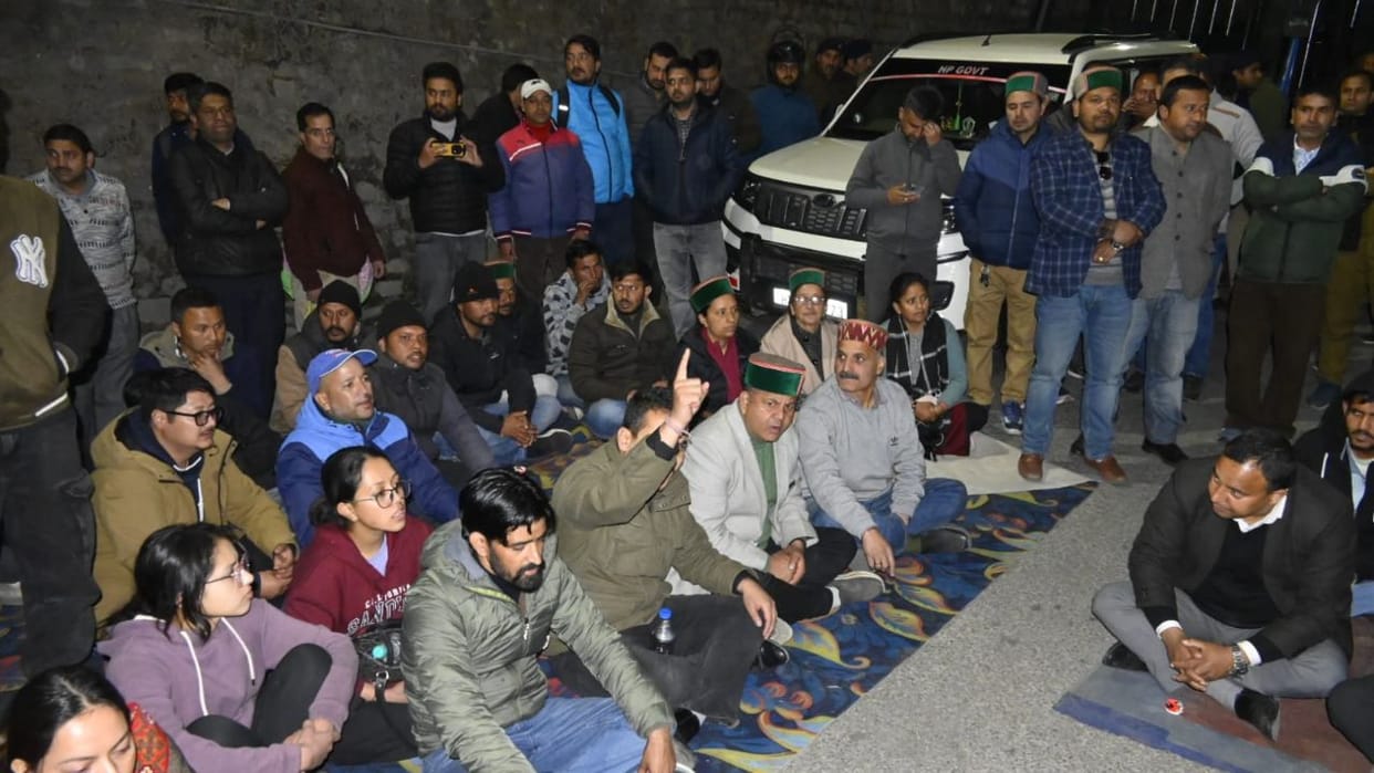 Chief Engineer Vimal Negi death case blockade in BCS queues of vehicles till Khalini and Panthaghati