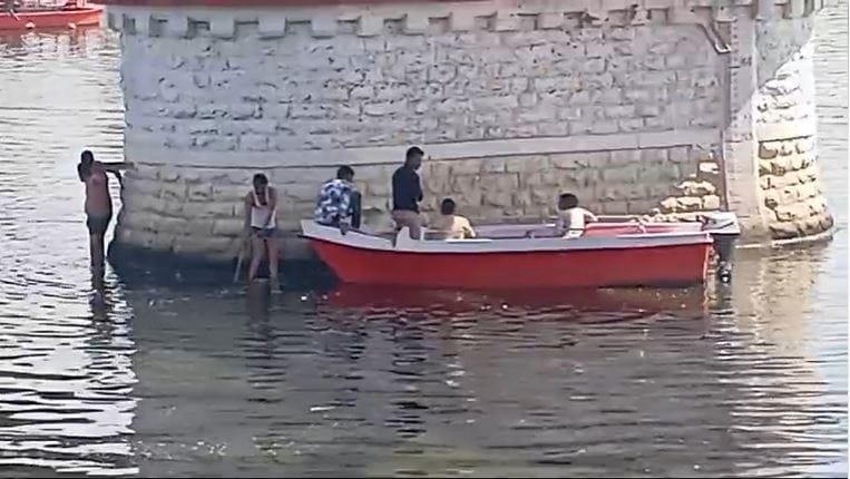 young man committed suicide after being cheated in love