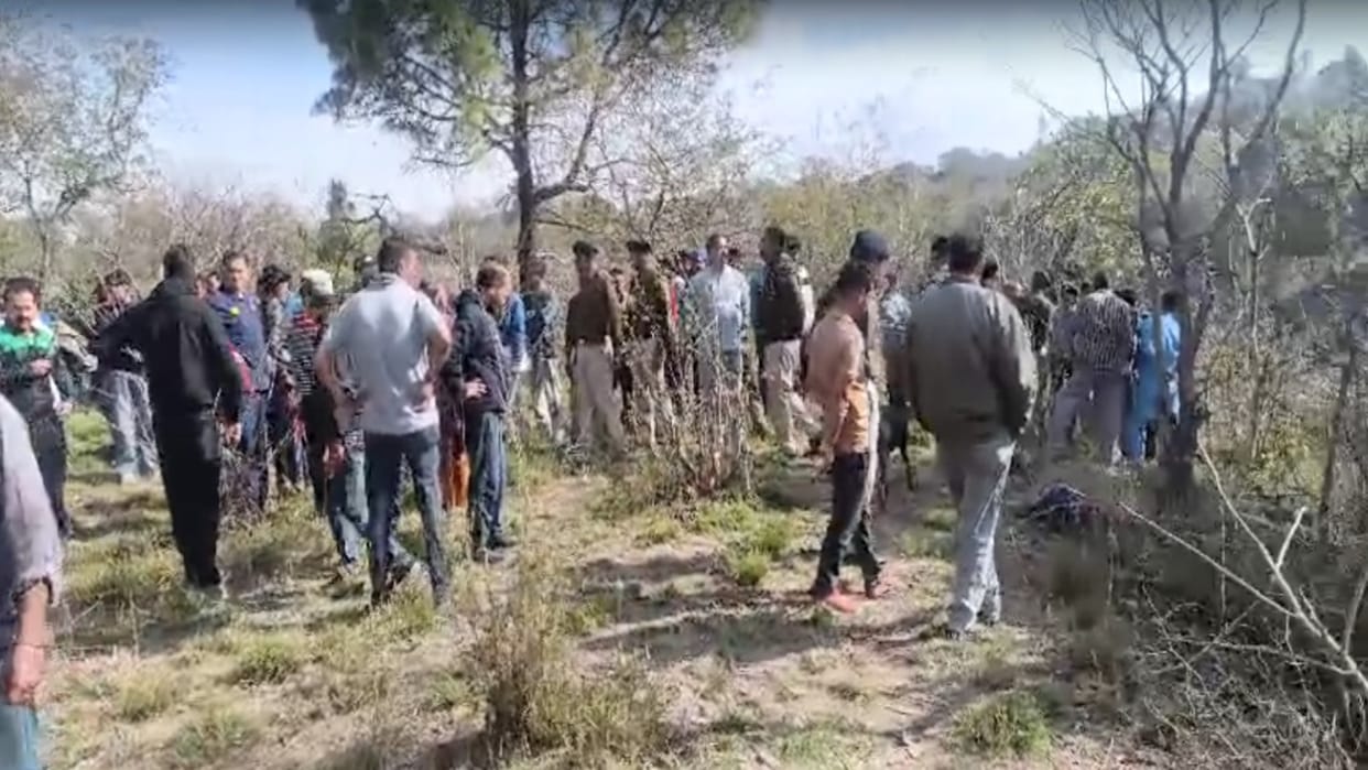 One of the youths who went to the forest died after drowning in a ravine