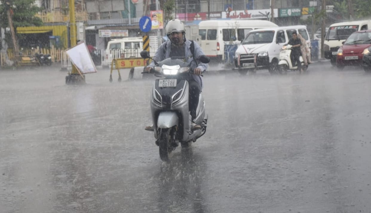 MP Weather Today: Light rain occurred in many districts including the capital Bhopal, alert of rain with stron