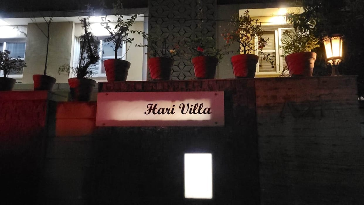Bihar News : Income Tax team raided Harilal Sweets warehouse found liquor ban in Patna Bihar police