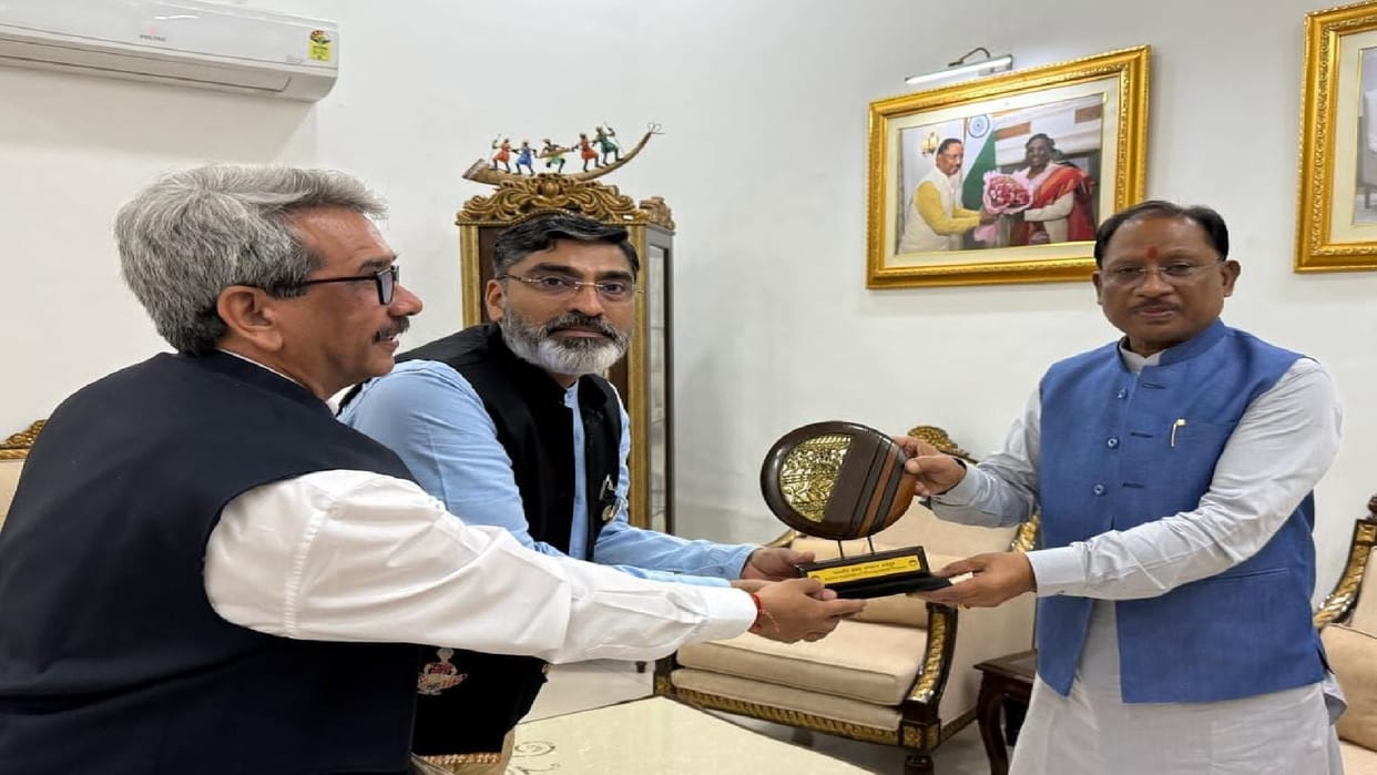 CG News: CM Vidhnudeo Sai participate in public leadership program of IIM Raipur