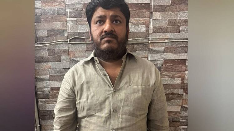 UP News: जमानत पर रिहा हो चुका निलंबित आईएएस अभिषेक प्रकाश का करीबी निकांत जैन, आरोपी पर दर्ज थी कुल चार FIR