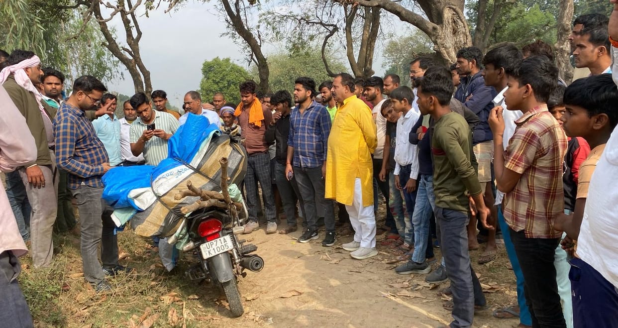 Fatehpur Murder Young man strangled to death bite marks on neck and hands report against two unknown persons