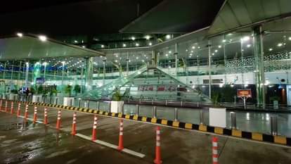 Lucknow: Trolley bag worth Rs 9000 broke, airline said take Rs 1500