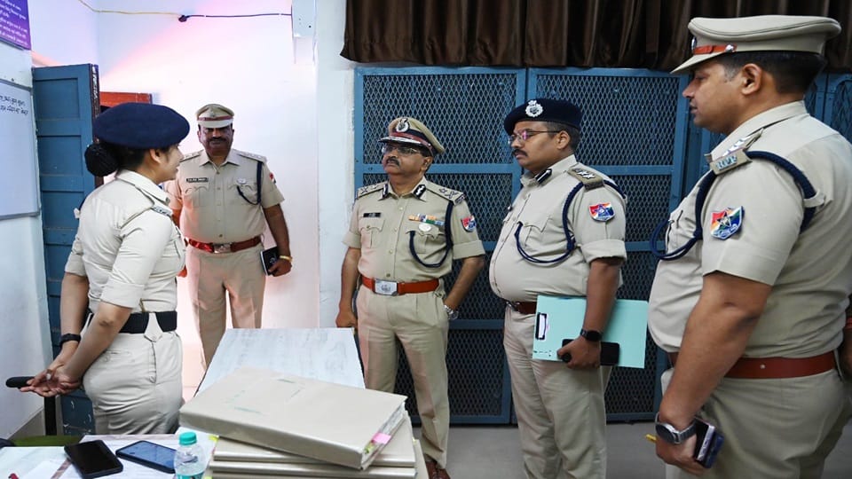 IG RPF inspected Aligarh post