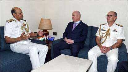 New Zealand PM Christopher Luxon visits indigenous destroyer INS Surat, News in hindi