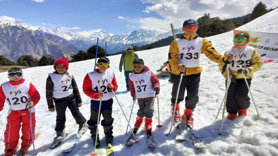 Chamoli News Two-day state level Himalayan Cup skiing championship begins in Auli