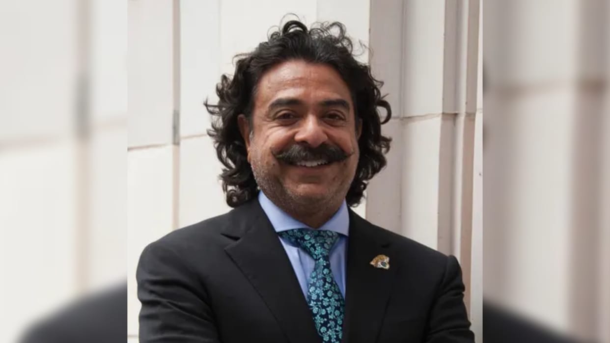 Pakistan Richest Person Shahid Khan Know His Net Worth pakistan ka sabse amir kaun hai