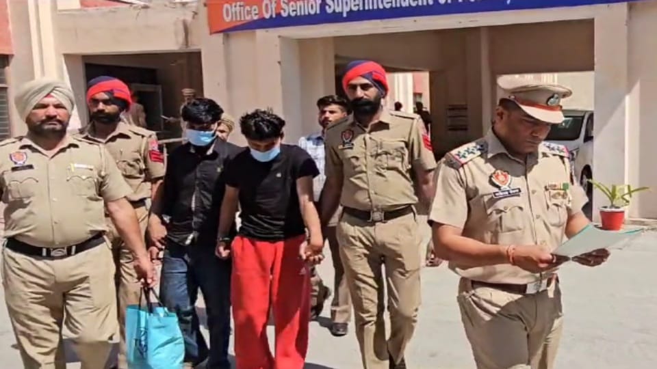 Three smugglers arrested with heroin coming from Pakistan in Ferozpur