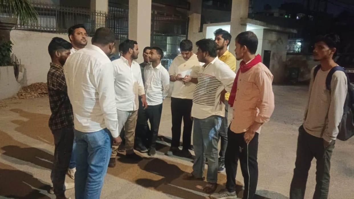 Bihar News : Students ruckus in VC office Patna University election 20patna bihar police