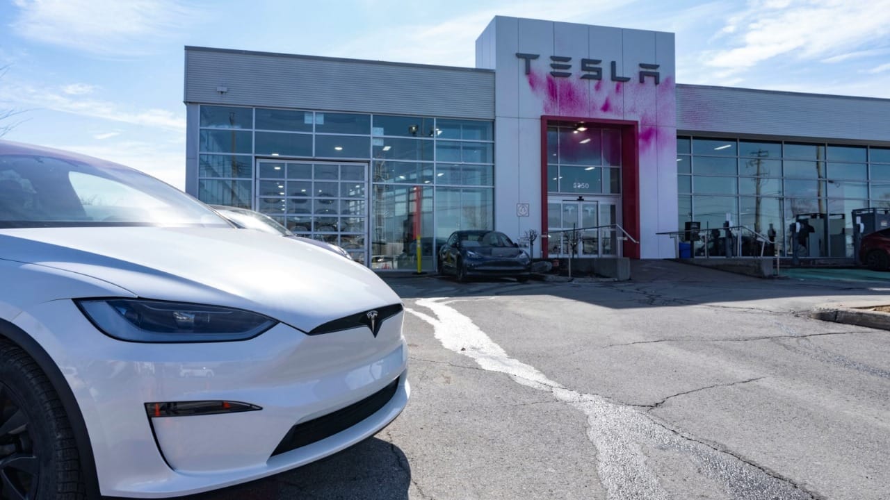 US Attorney General warns perpetrators of Violence against Tesla properties