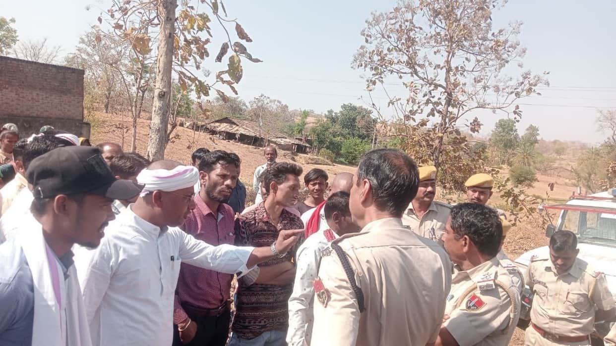 Banswara : Uproar over starting canal work without compensation, debate between MLA and Deputy Superintendent