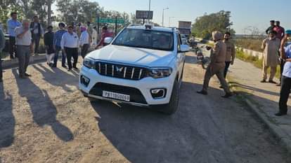 शंभू बॉर्डर पर वाहनों की आवाजाही शुरू।