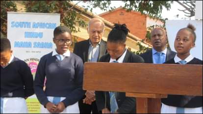 मोंटेरेना सेकेंडरी में अभियान के दौरान अश्विन त्रिकमजी